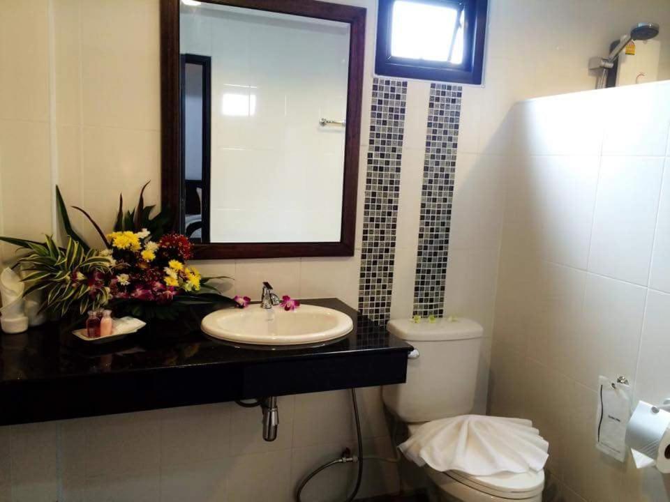 The Seashore Kamala Service Apartment Exterior photo